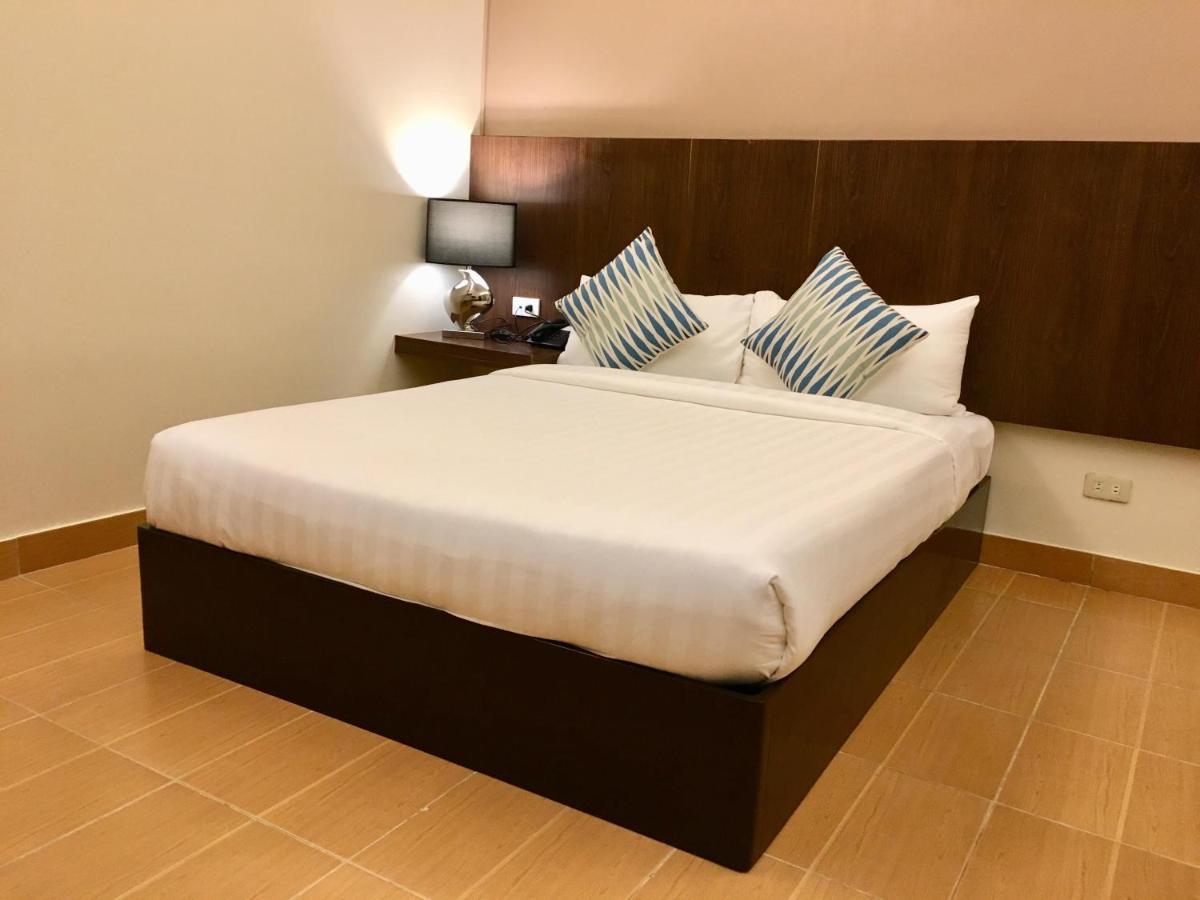 Eon Centennial Resort Hotel&Waterpark Iloilo City Buitenkant foto
