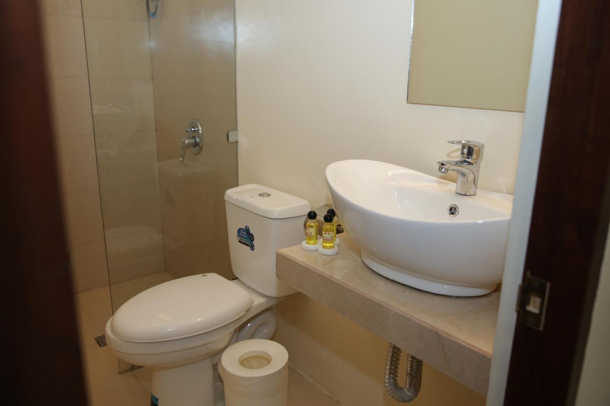 Eon Centennial Resort Hotel&Waterpark Iloilo City Kamer foto