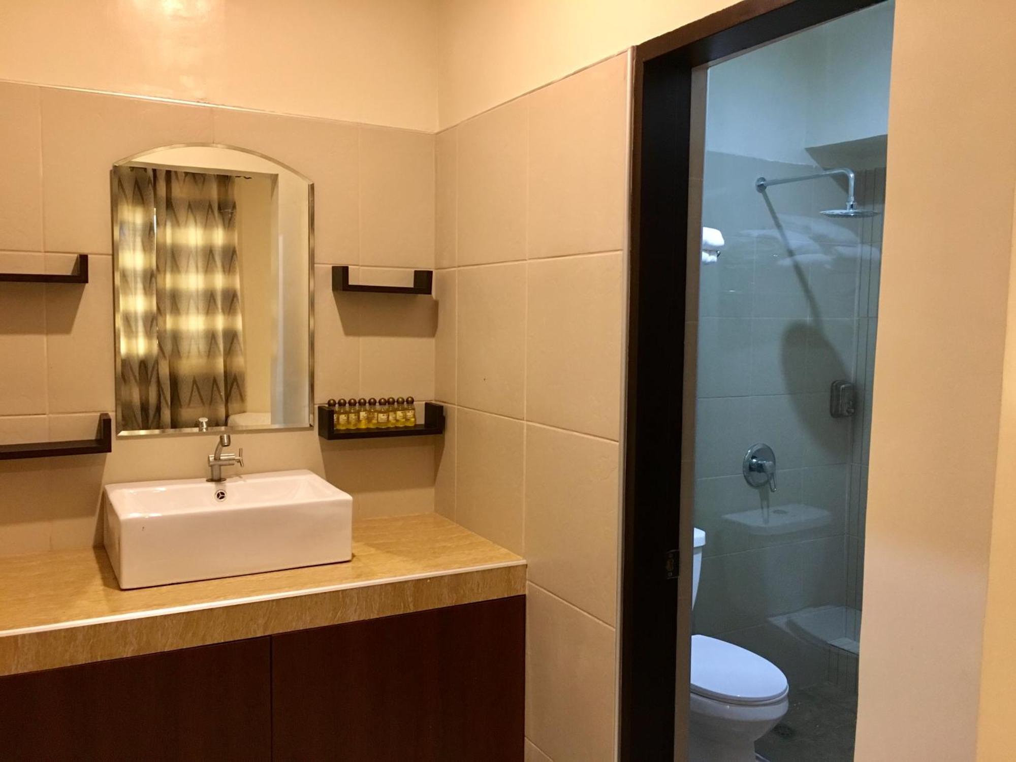 Eon Centennial Resort Hotel&Waterpark Iloilo City Kamer foto
